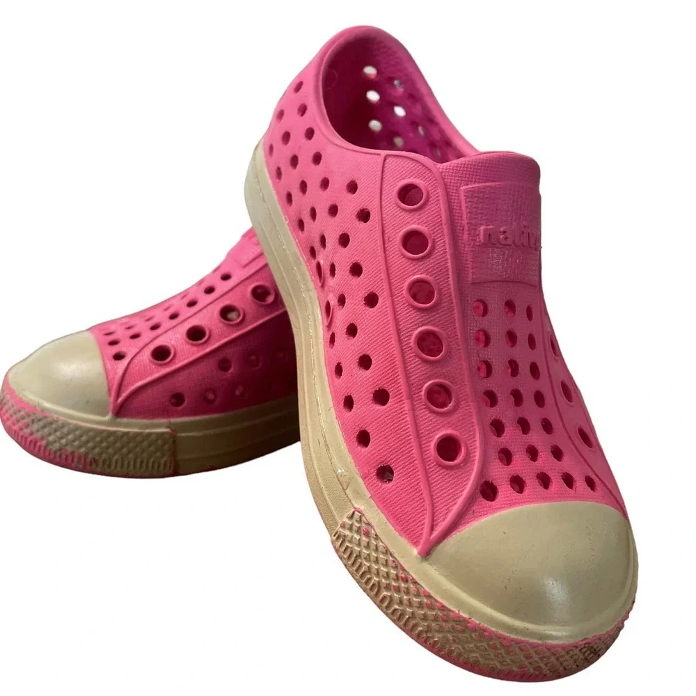 Native Pink Water Shoes Size Child 6/7
